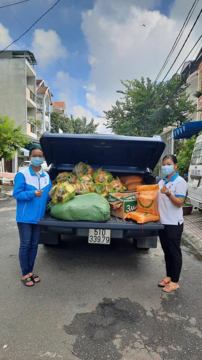 Trao quà đến người dân ở P.Phước Long A, P.Long Phước (ngày 17/09/2021)